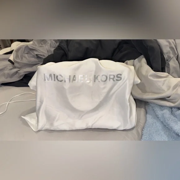 NWT Micheal Kors Savannah Large Saffiano Leather Satchel  (Pearl Grey) - Picture 11 of 12